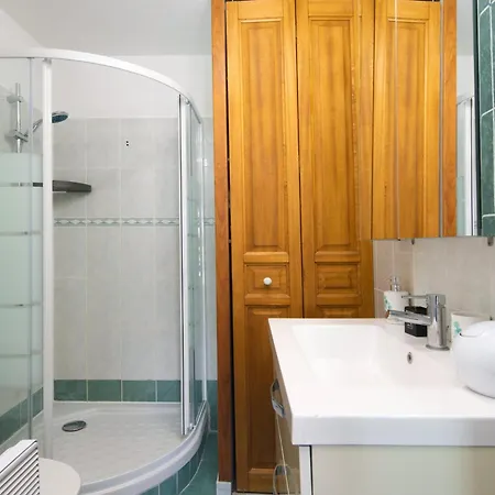 Dans Le Centre De Avec Balcon Et Clim Appartement Menton