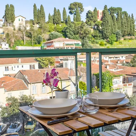 Dans Le Centre De Avec Balcon Et Clim